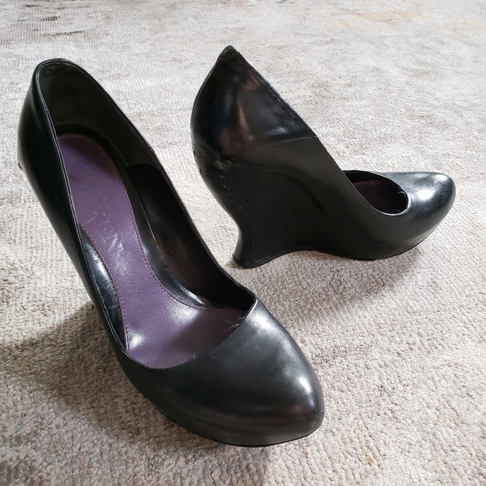 Alexander McQueen heeless heels